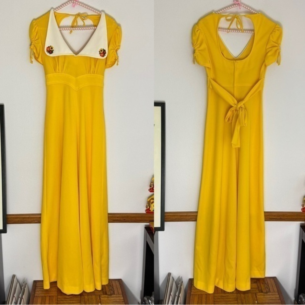 Vintage cottagecore yellow maxi dress with embroidered daisies on collar